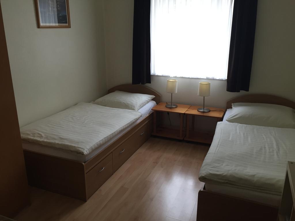 Hotel Restaurant Zagreb Cologne Room photo