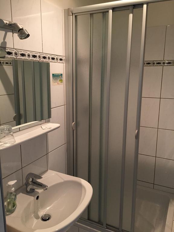 Hotel Restaurant Zagreb Cologne Room photo